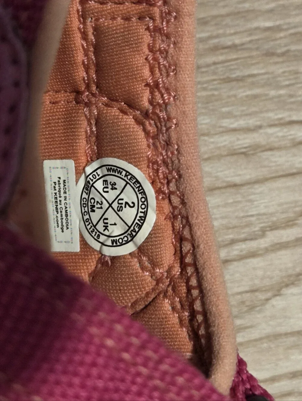 Girls Size 2 KEEN Sandals - Picture 5 of 5